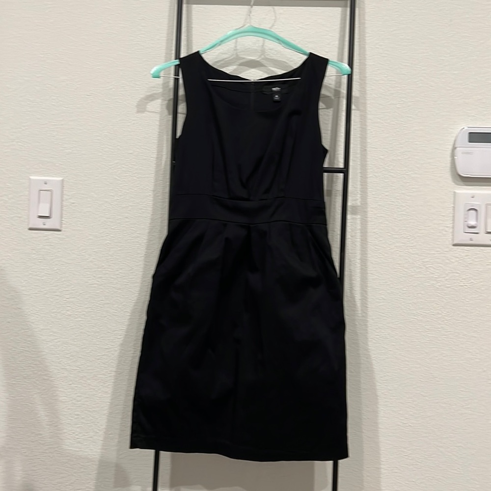 Black A - line dress with pleats and pockets - Size 4